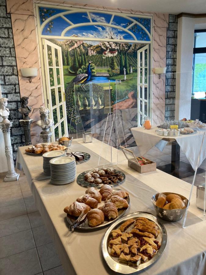 Hotel Ristorante Scoiattolo Sporminore المظهر الخارجي الصورة