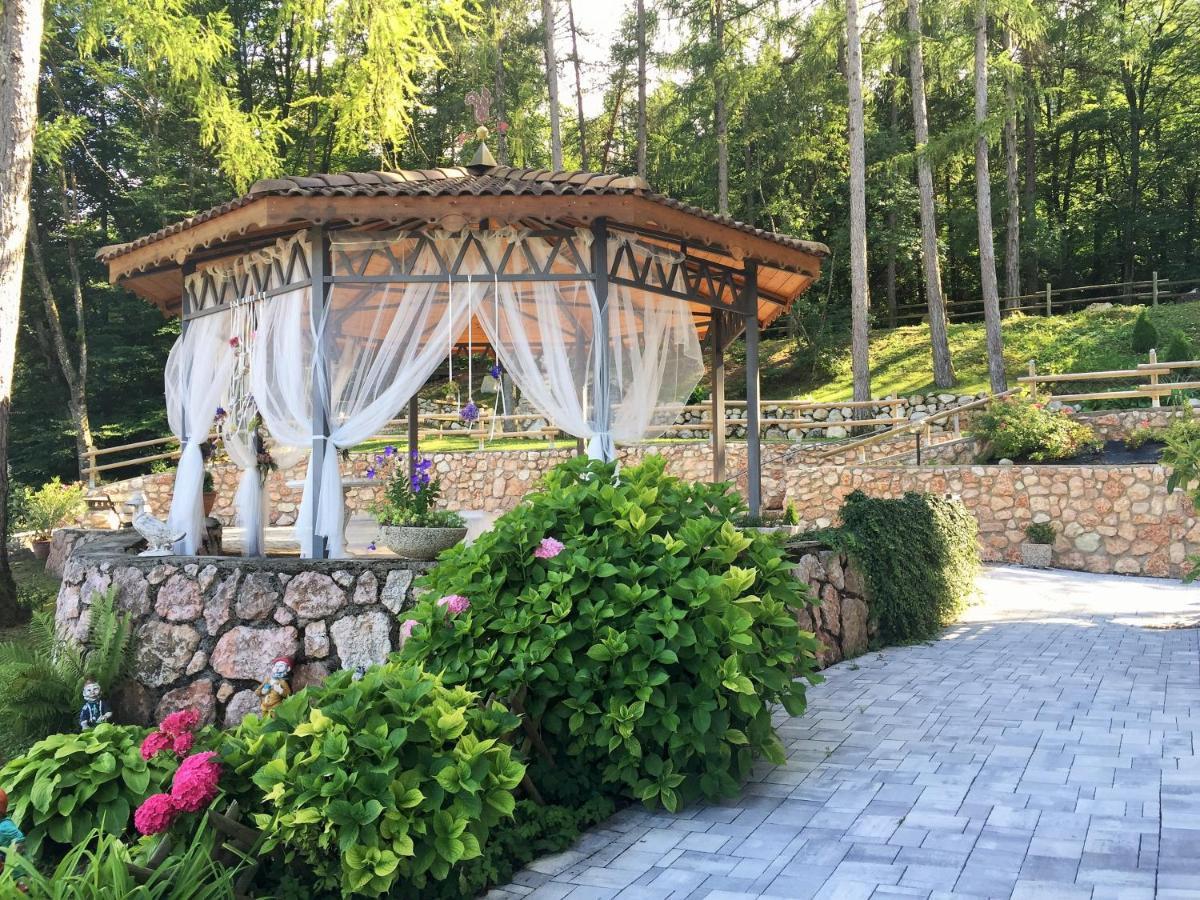 Hotel Ristorante Scoiattolo Sporminore المظهر الخارجي الصورة