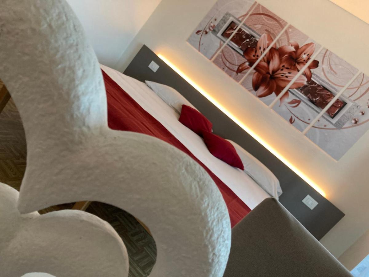 Hotel Ristorante Scoiattolo Sporminore المظهر الخارجي الصورة